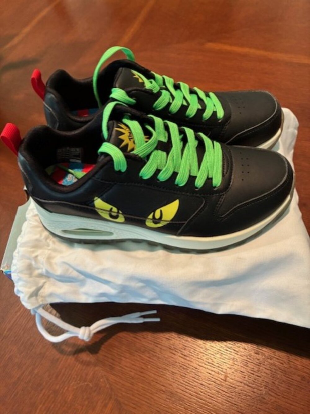 Grinch Skechers Size 6.5